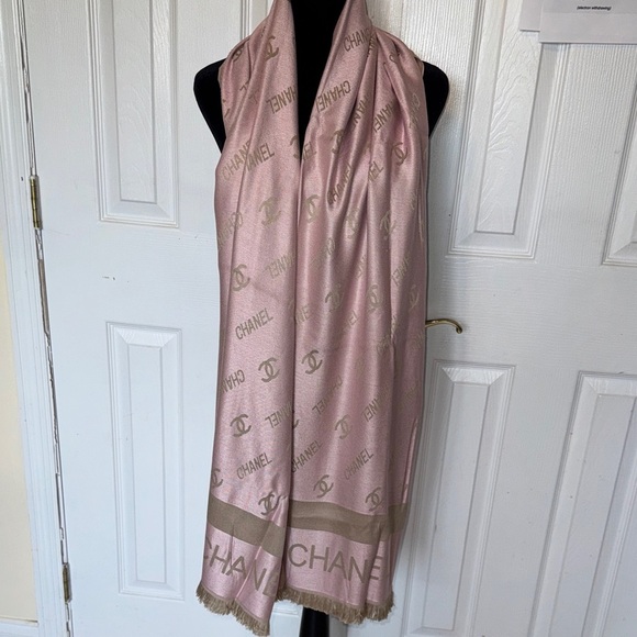 Pink and Gold Scarf - Picture 17 of 17